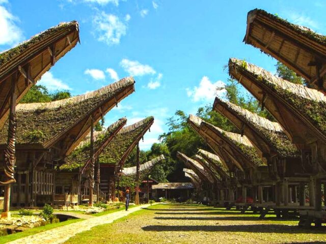 tempat-wisata-sejarah-di-indonesia-tana-toraja